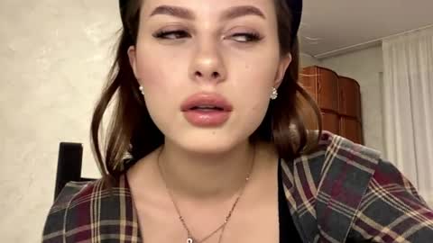 Snapshot of stephaniflicek chatting on 03.31.26 Stephani online show from 03.31.26