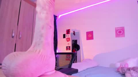 Stephanie  online show from 02.02.25