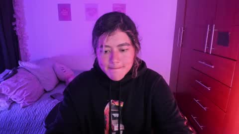 Stephanie  online show from 10.12.25