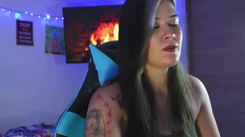 Stephany  independient model  online show from 02.22.25