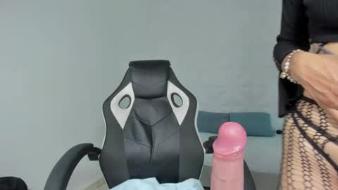 S T E P H A N Y A online show from 02.26.25