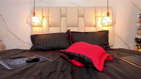 Snapshot of stephanysc chatting on 12.21.24 Stefanny online show from 12.21.24