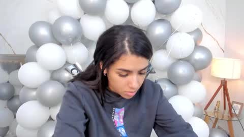 Snapshot of stephanysc chatting on 10.10.25 Stefanny online show from 10.10.25