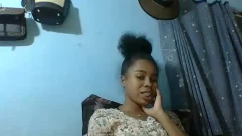 Snapshot of stephaolysca chatting on 04.14.26 stephaolysca online show from 04.14.26