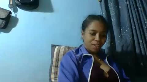 Snapshot of stephaolysca chatting on 05.19.26 stephaolysca online show from 05.19.26