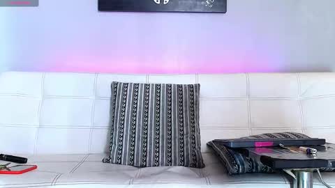    ................     online show from 03.09.25