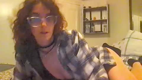 Snapshot of stephielynnnnn chatting on 04.06.26 stephielynnnnn online show from 04.06.26