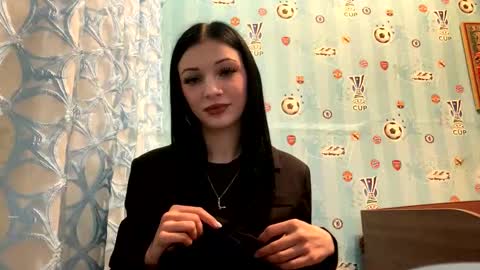 Snapshot of stephniesolie chatting on 11.29.25 StephanI online show from 11.29.25