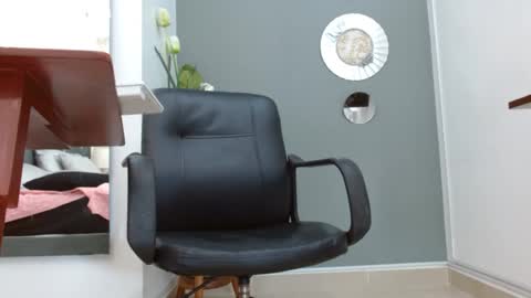 Snapshot of stephyjonesph chatting on 12.22.24 stephyjonesph online show from 12.22.24