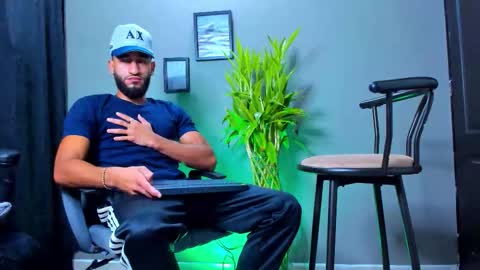 Snapshot of stev_velez chatting on 10.27.25 Steve online show from 10.27.25