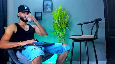 Snapshot of stev_velez chatting on 02.07.26 Steve online show from 02.07.26