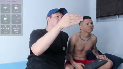 Snapshot of steven_and_benji chatting on 04.08.26 Steven and Benji online show from 04.08.26