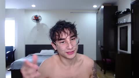 Snapshot of steveoceanbeanhuge chatting on 01.14.25 Alex online show from 01.14.25