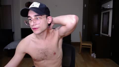 Snapshot of steveoceanbeanhuge chatting on 02.27.25 Alex online show from 02.27.25