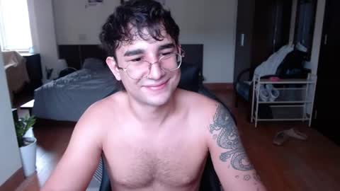 Snapshot of steveoceanbeanhuge chatting on 07.05.26 Alex online show from 07.05.26