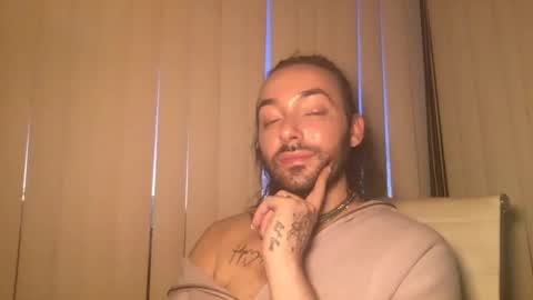 Snapshot of stevey_94 chatting on 09.18.25 gay tease online show from 09.18.25