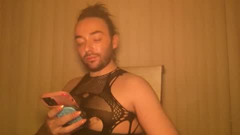 Snapshot of stevey_94 chatting on 11.05.25 gay tease online show from 11.05.25