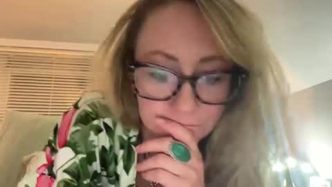 StevieGirl4U online show from 10.26.25