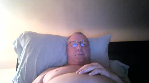 Snapshot of stew1014 chatting on 01.10.25 bobby online show from 01.10.25