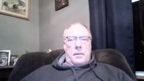 Snapshot of stew1014 chatting on 01.19.25 bobby online show from 01.19.25