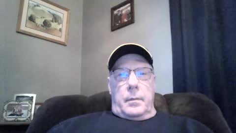 Snapshot of stew1014 chatting on 02.21.25 bobby online show from 02.21.25