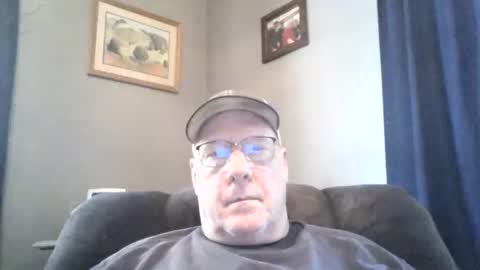 Snapshot of stew1014 chatting on 09.25.25 bobby online show from 09.25.25