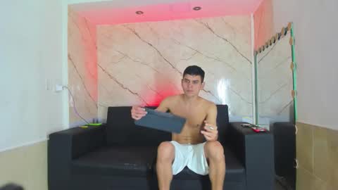 friends online show from 11.11.25