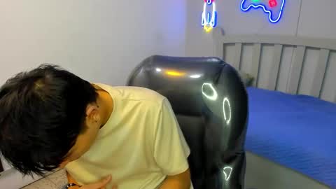 Snapshot of stiwentwink chatting on 11.19.25 Stiwen online show from 11.19.25