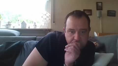 stoned1983 online show from 12.04.25