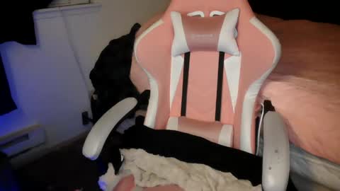 Snapshot of stoned2dabones666 chatting on 12.23.24 Haily online show from 12.23.24