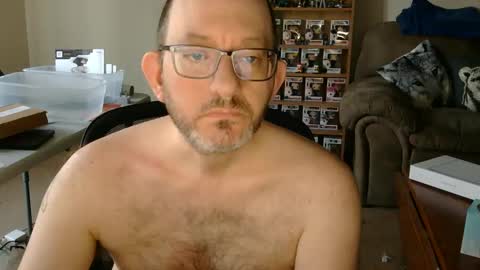 Snapshot of stonegrinder chatting on 01.04.25 Stone online show from 01.04.25