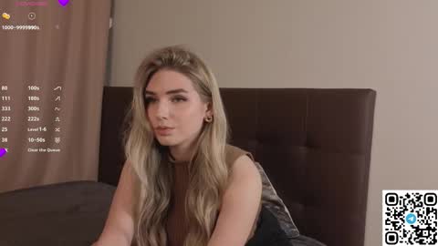 Snapshot of stormymuse chatting on 11.27.25 Luna online show from 11.27.25