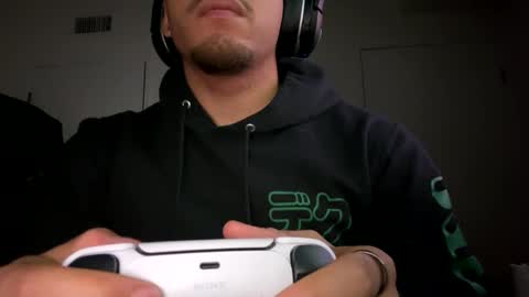 Snapshot of str8dj chatting on 12.18.24 Dj online show from 12.18.24