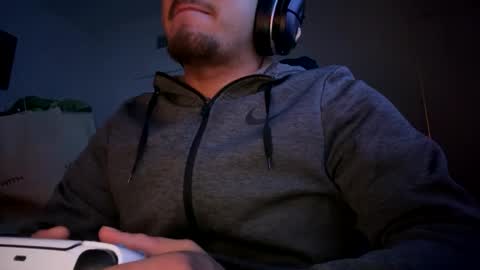 Snapshot of str8dj chatting on 03.06.25 Dj online show from 03.06.25