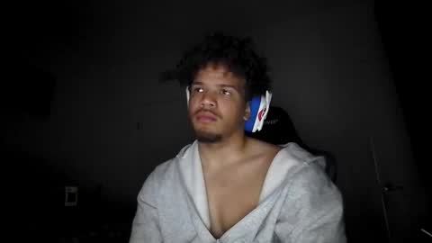 Snapshot of str8dj chatting on 11.17.25 Dj online show from 11.17.25