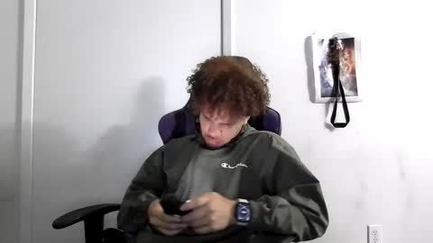 Snapshot of str8dj chatting on 11.19.25 Dj online show from 11.19.25