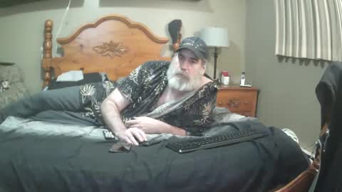 Straightbear4you online show from 02.17.25