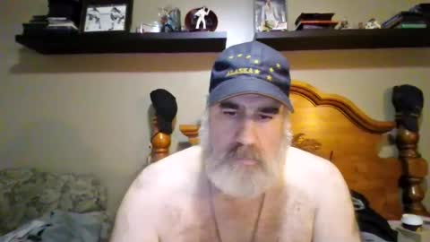 Snapshot of straightbear4you chatting on 06.14.26 Straightbear4you online show from 06.14.26