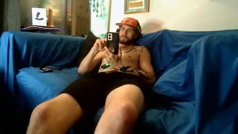 straitpipermann22 online show from 11.22.25