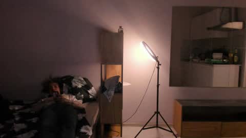 Snapshot of stralght_twinks chatting on 04.18.26 Ray online show from 04.18.26