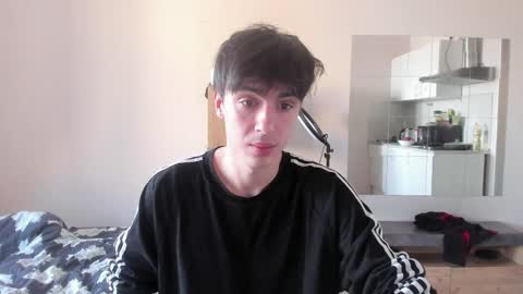 Snapshot of stralght_twinks chatting on 04.27.26 Ray online show from 04.27.26