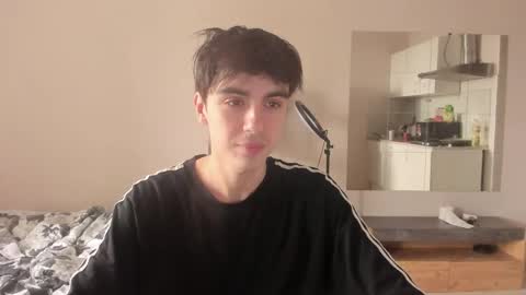 Snapshot of stralght_twinks chatting on 04.29.26 Ray online show from 04.29.26