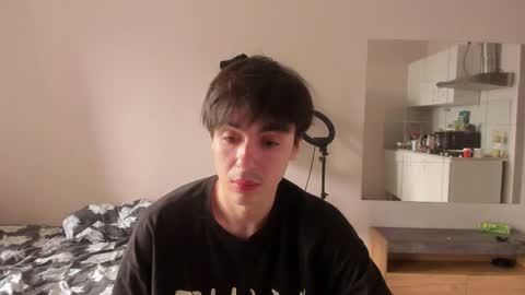 Snapshot of stralght_twinks chatting on 05.10.26 Ray online show from 05.10.26