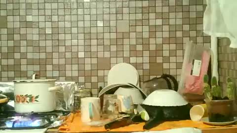 Strawberry Storm online show from 10.21.25