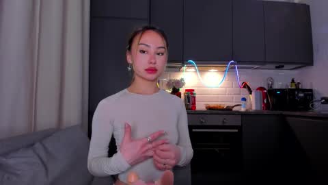 Tati and Lola online show from 11.27.25