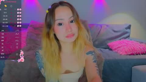 Snapshot of strawberrypie99 chatting on 05.22.26 Tati and Lola online show from 05.22.26