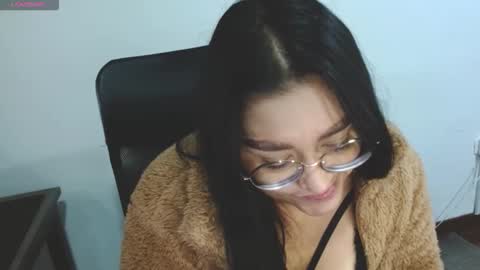 strawlux online show from 02.25.26