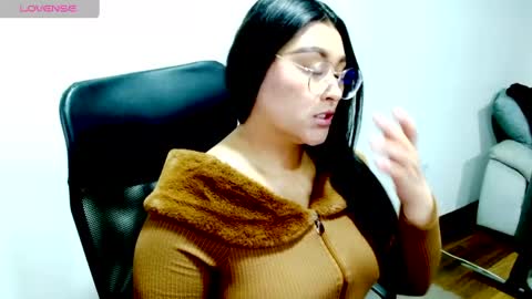 strawlux online show from 05.15.26