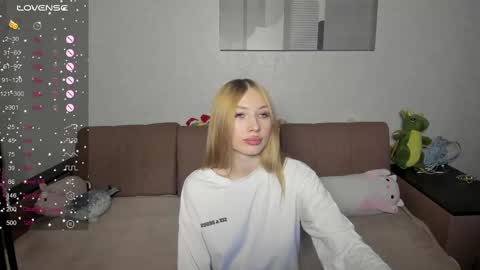 Snapshot of streis_mua chatting on 02.22.25 Streis open pvt online show from 02.22.25