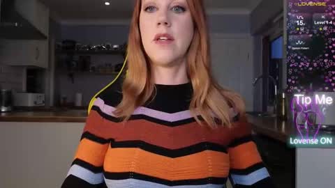 Snapshot of stripmequick chatting on 02.05.26 Amorina online show from 02.05.26